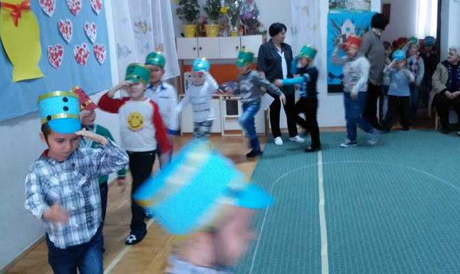 Nőnap a Barbi óvodában 2017. március 8. képek